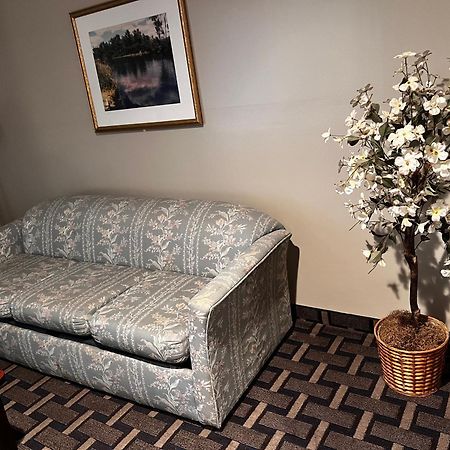 Sky Lodge Inn & Suites - Delavan Zewnętrze zdjęcie